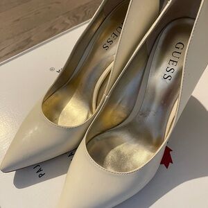 GUESS Women's Cream Heels
